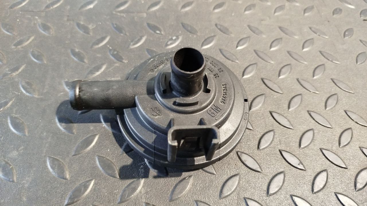 Клапан вентиляции картерных газов Opel Signum 2003-2008