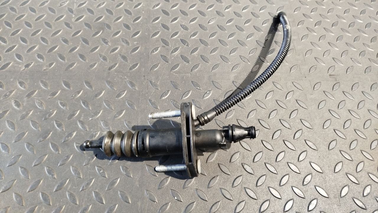 Цилиндр сцепления главный Opel Signum 2003-2008