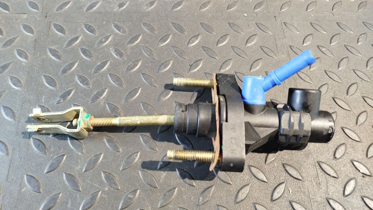 Цилиндр сцепления главный Toyota Avensis/2 2003-2009