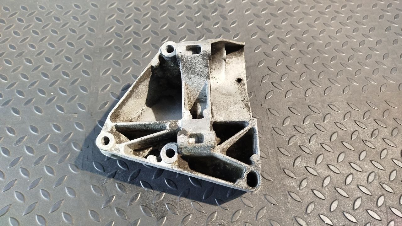 Кронштейн компрессора кондиционера BMW 3/E46 1998-2007