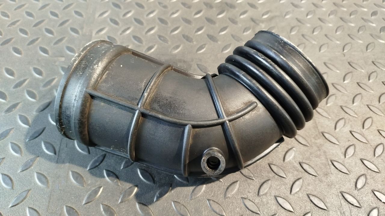 Патрубок воздушного фильтра BMW 3/E46 1998-2007