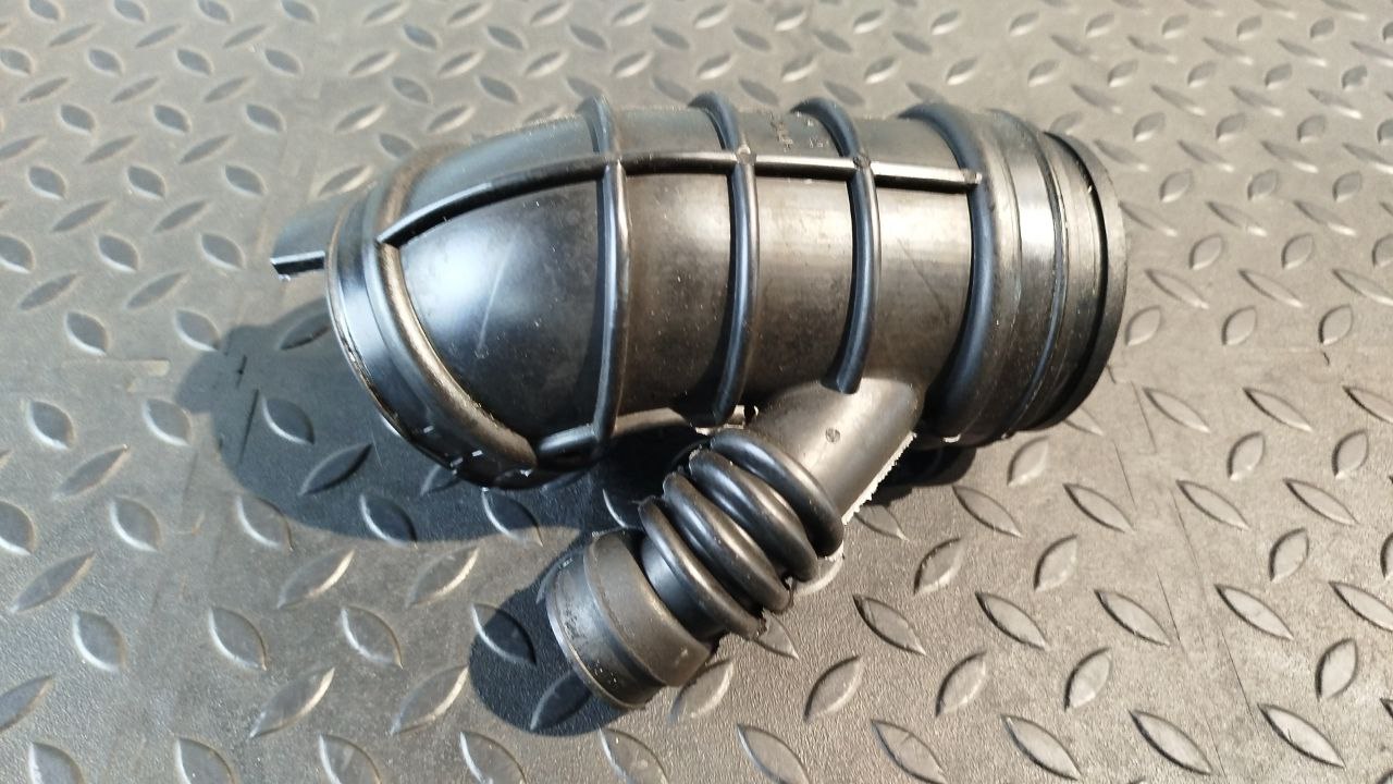 Патрубок воздушного фильтра BMW 3/E46 1998-2007