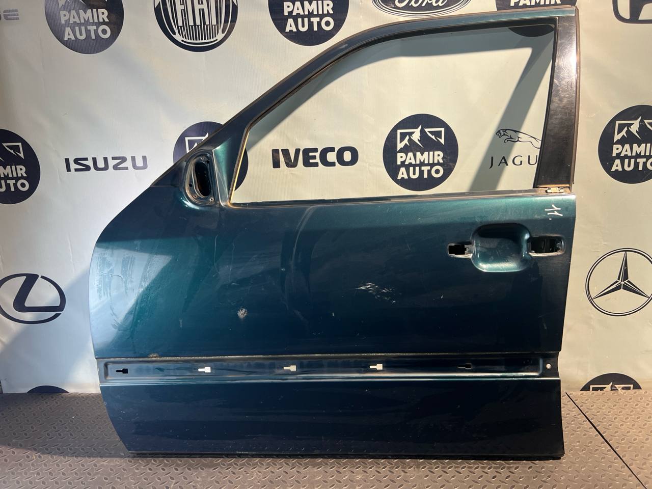 Дверь передняя левая Mercedes C/W202 1993-2001