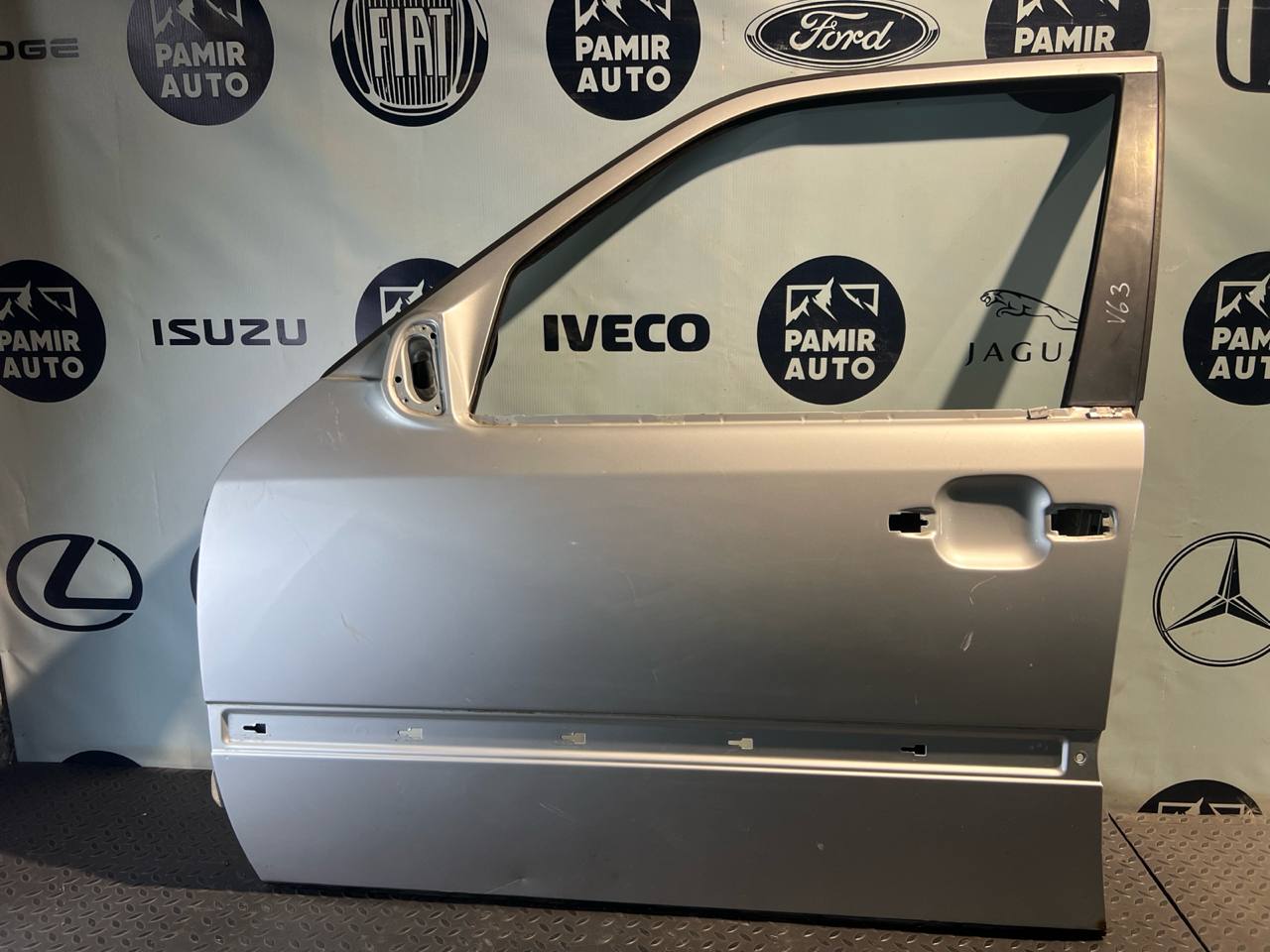 Дверь передняя левая Mercedes C/W202 1993-2001