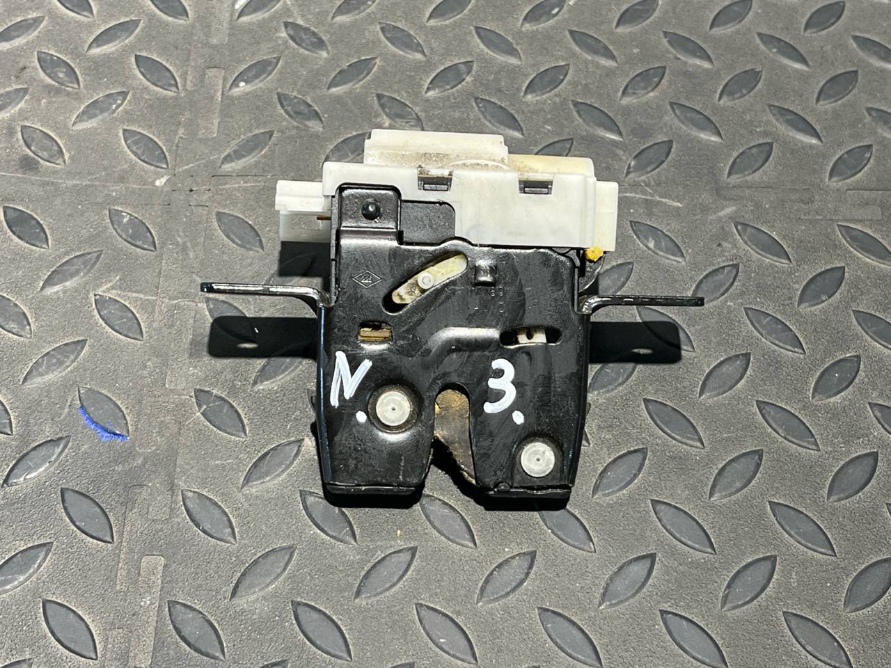 Замок двери багажника Renault Megane/2 2002-2009