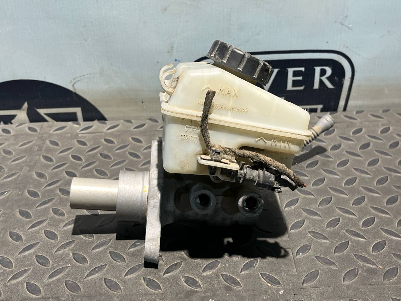 Цилиндр тормозной главный Opel Zafira/B 2005-2014