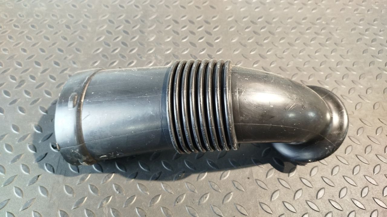 Патрубок воздушного фильтра Mercedes Vito/W639 2003-2014