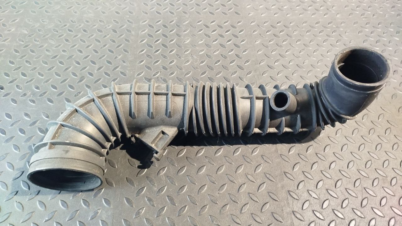 Патрубок воздушного фильтра Mercedes Vito/W639 2003-2014