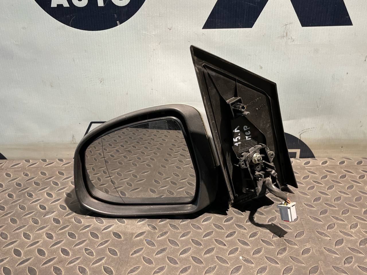 Зеркало левое Ford Focus/2 2004-2011