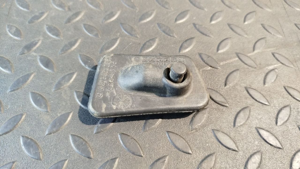 Заглушка КПП Mercedes C/W204 2006-2015