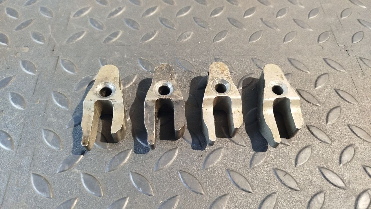 Кронштейн топливной форсунки Mercedes C/W204 2006-2015