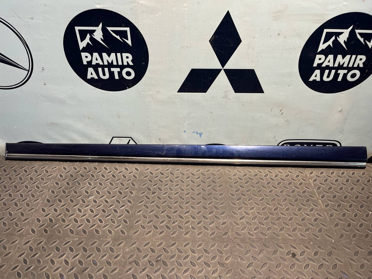 Молдинг двери передний правый Mercedes C/W203 2000-2008