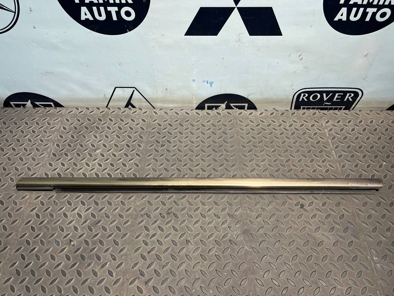 Уплотнитель двери передний левый Mercedes C/W203 2000-2008