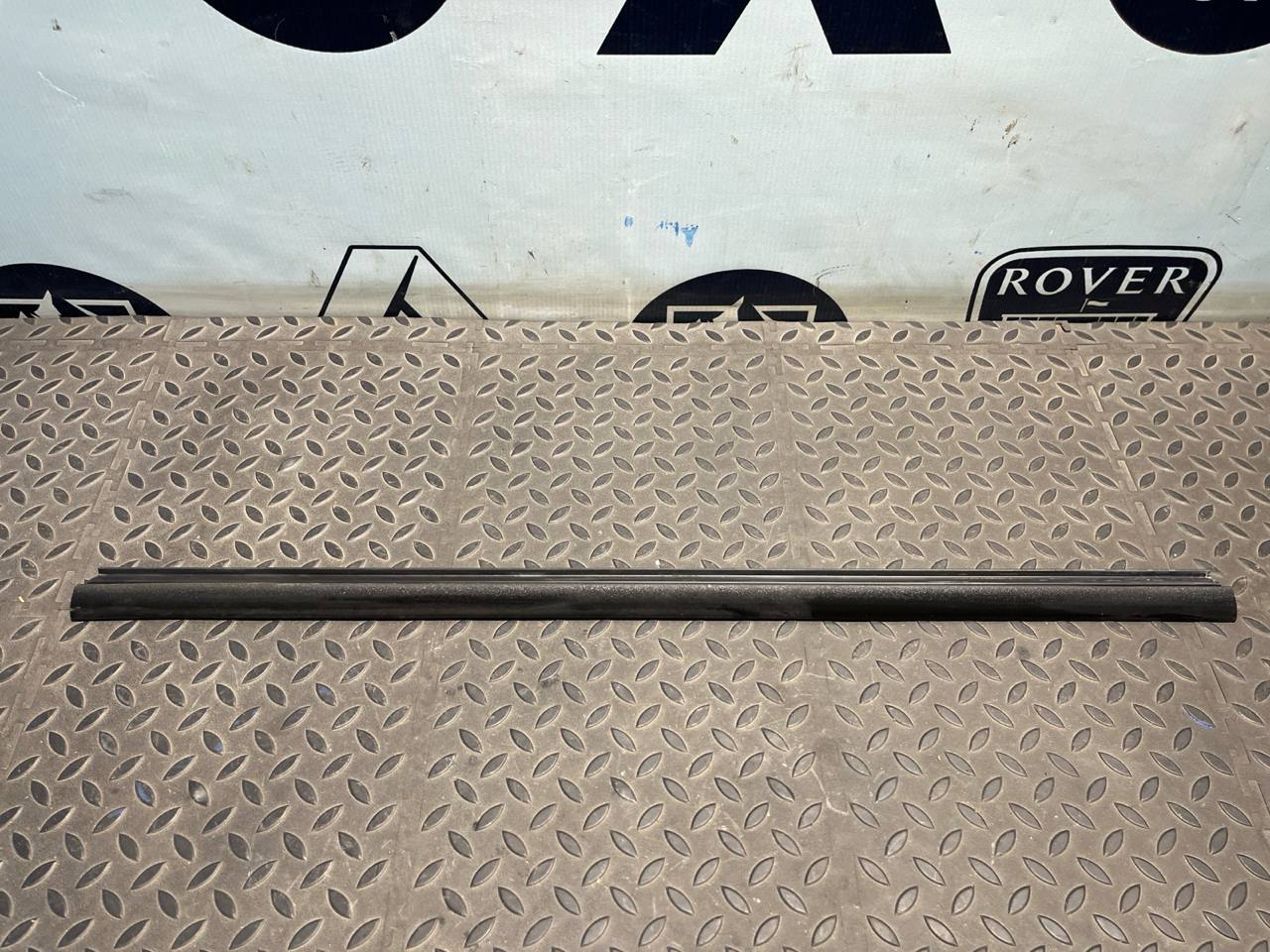 Уплотнитель двери передний правый Mercedes C/W203 2000-2008