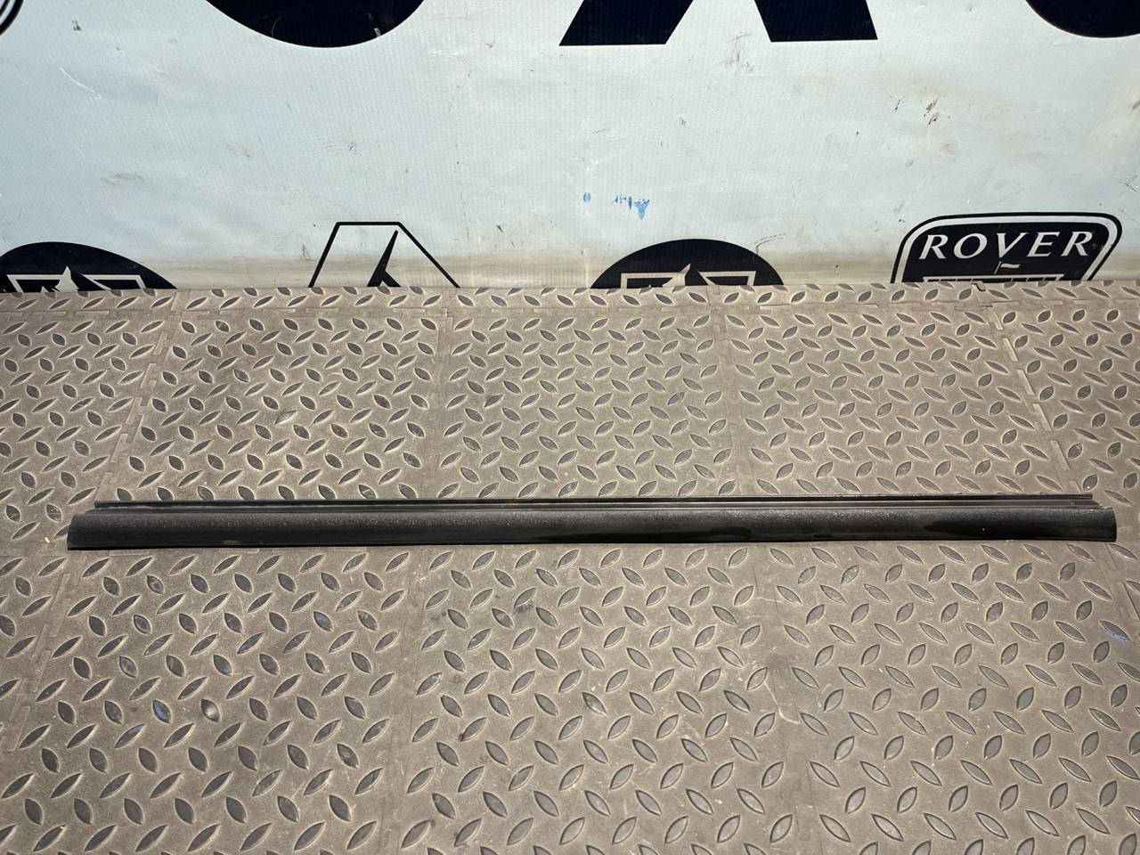 Уплотнитель двери передний правый Mercedes C/W203 2000-2008