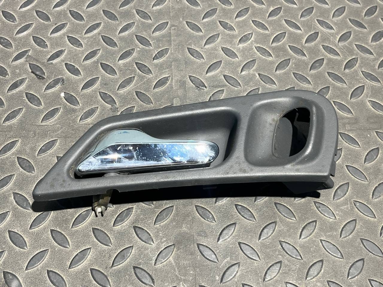 Ручка двери задняя левая Mercedes C/W203 2000-2008