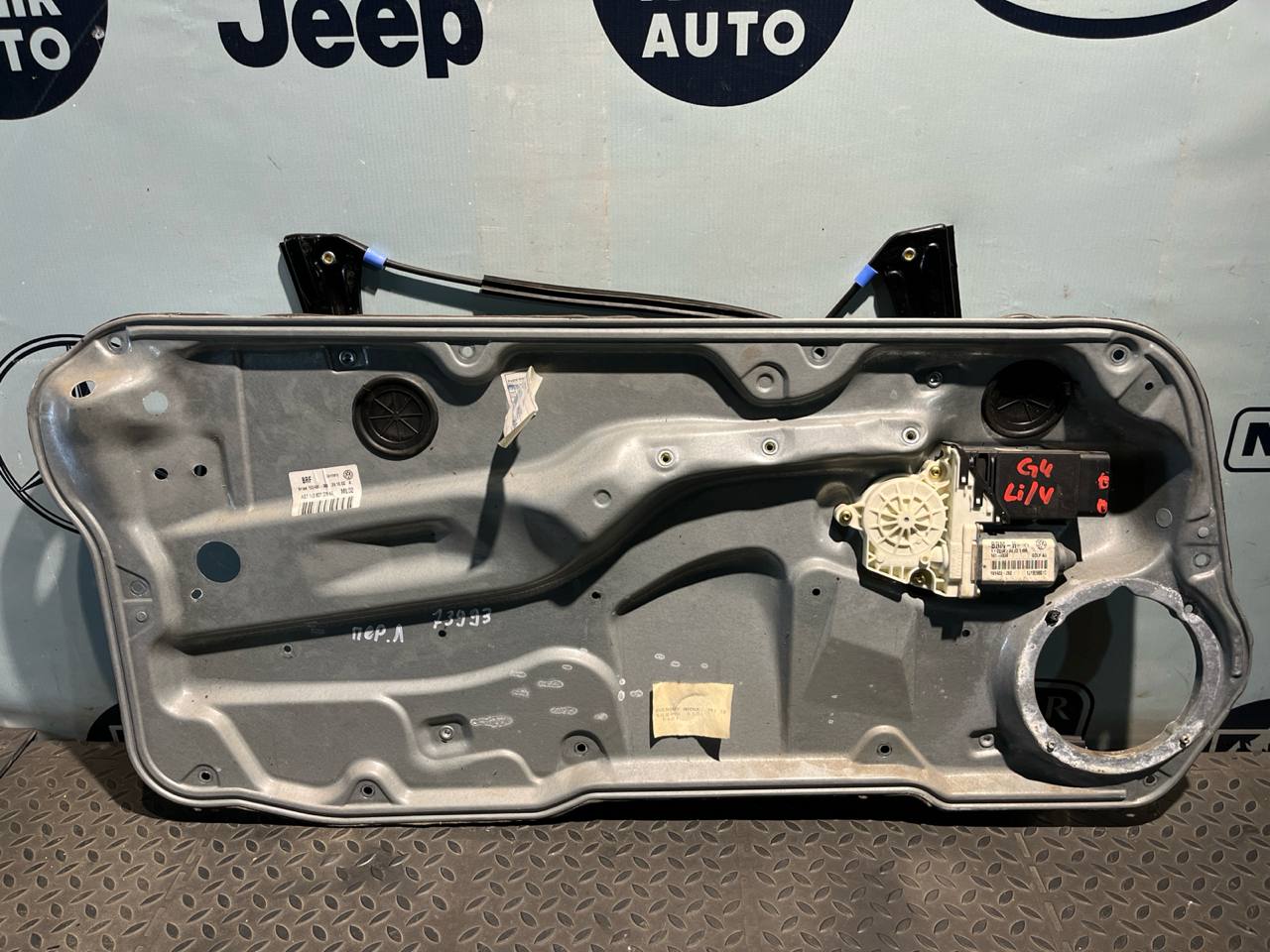 Стеклоподъемник передний левый Volkswagen Golf/4 1997-2006