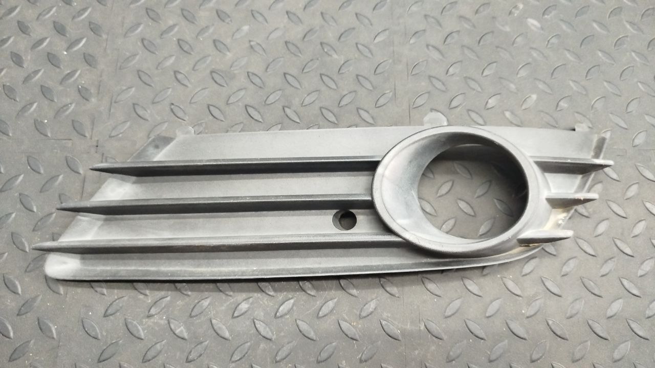 Решетка в бампер левая Opel Astra/H 2004-2014