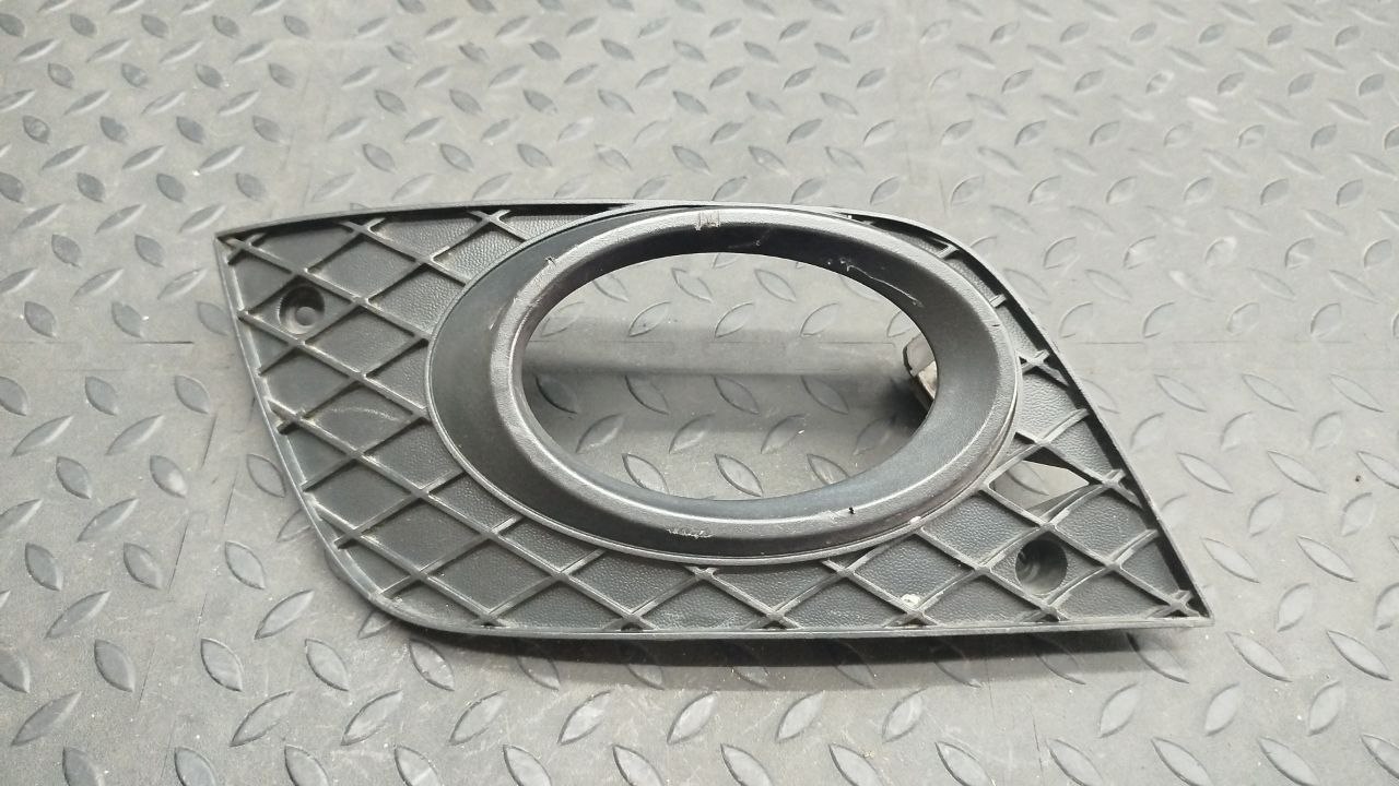 Решетка в бампер правая Mercedes M/W164 2005-2011