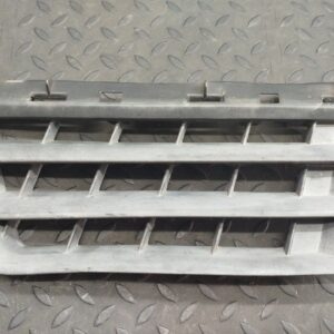 Решетка радиатора левая Renault Scenic 2 2004г