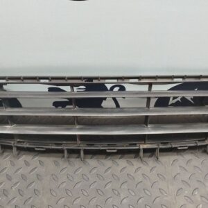 Решетка в бампер центральная Opel Astra/H 2004-2014