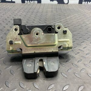 Замок двери багажника Opel Zafira/B 2005-2014