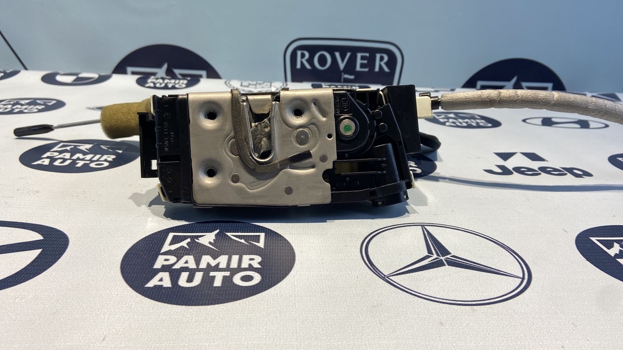 Замок двери передний левый Mercedes C/W204 2006-2015