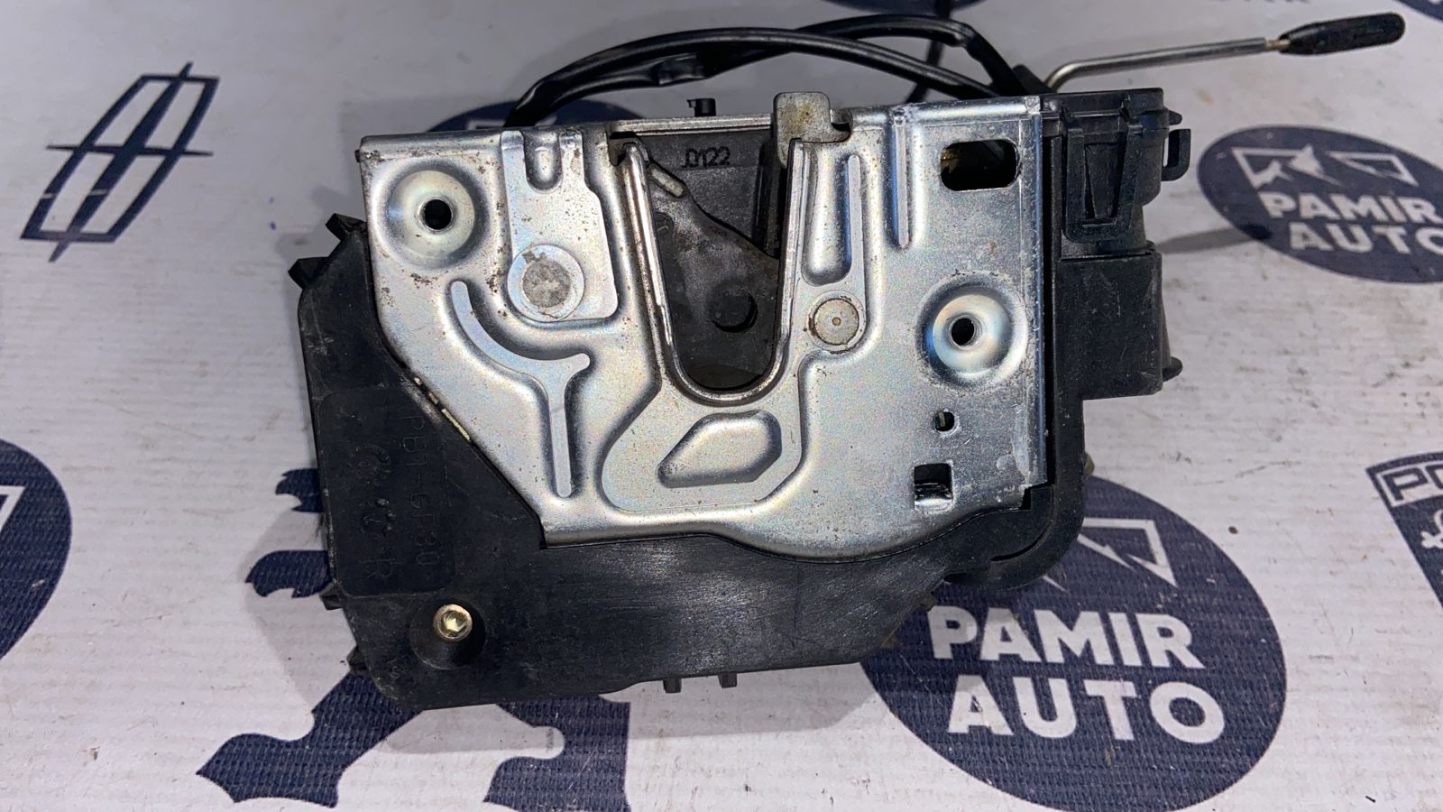 Замок двери передний правый Mercedes C/W203 2000-2008