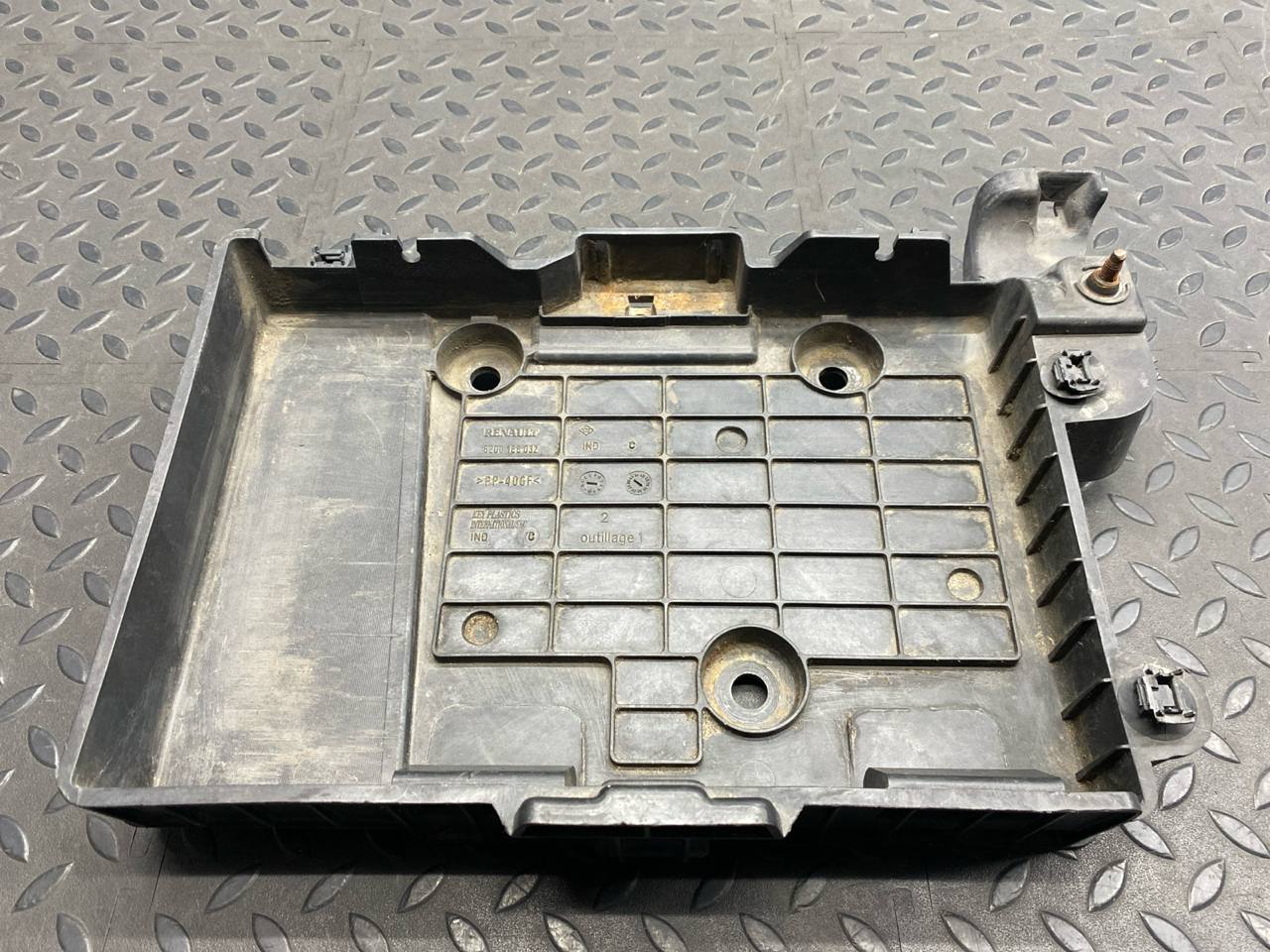 Крепление АКБ Renault Scenic/2 2003-2009