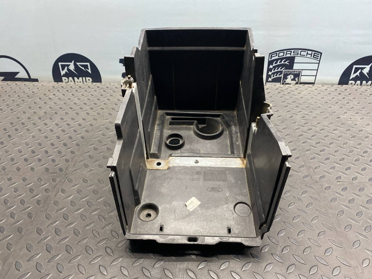 Корпус АКБ Ford Focus/2 2004-2011