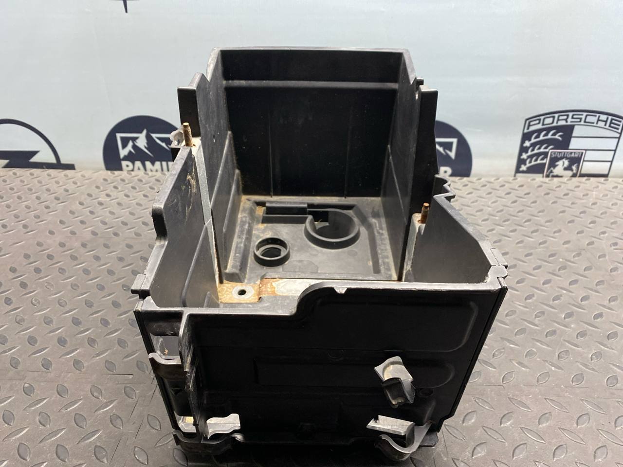 Корпус АКБ Ford Focus/2 2004-2011