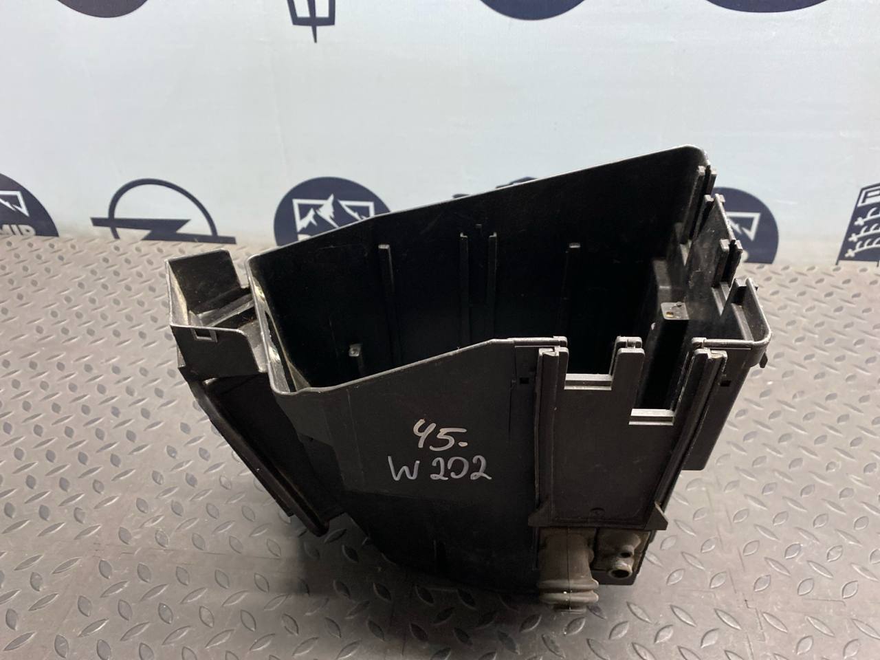 Корпус блока предохранителей Mercedes C/W203 2000-2008