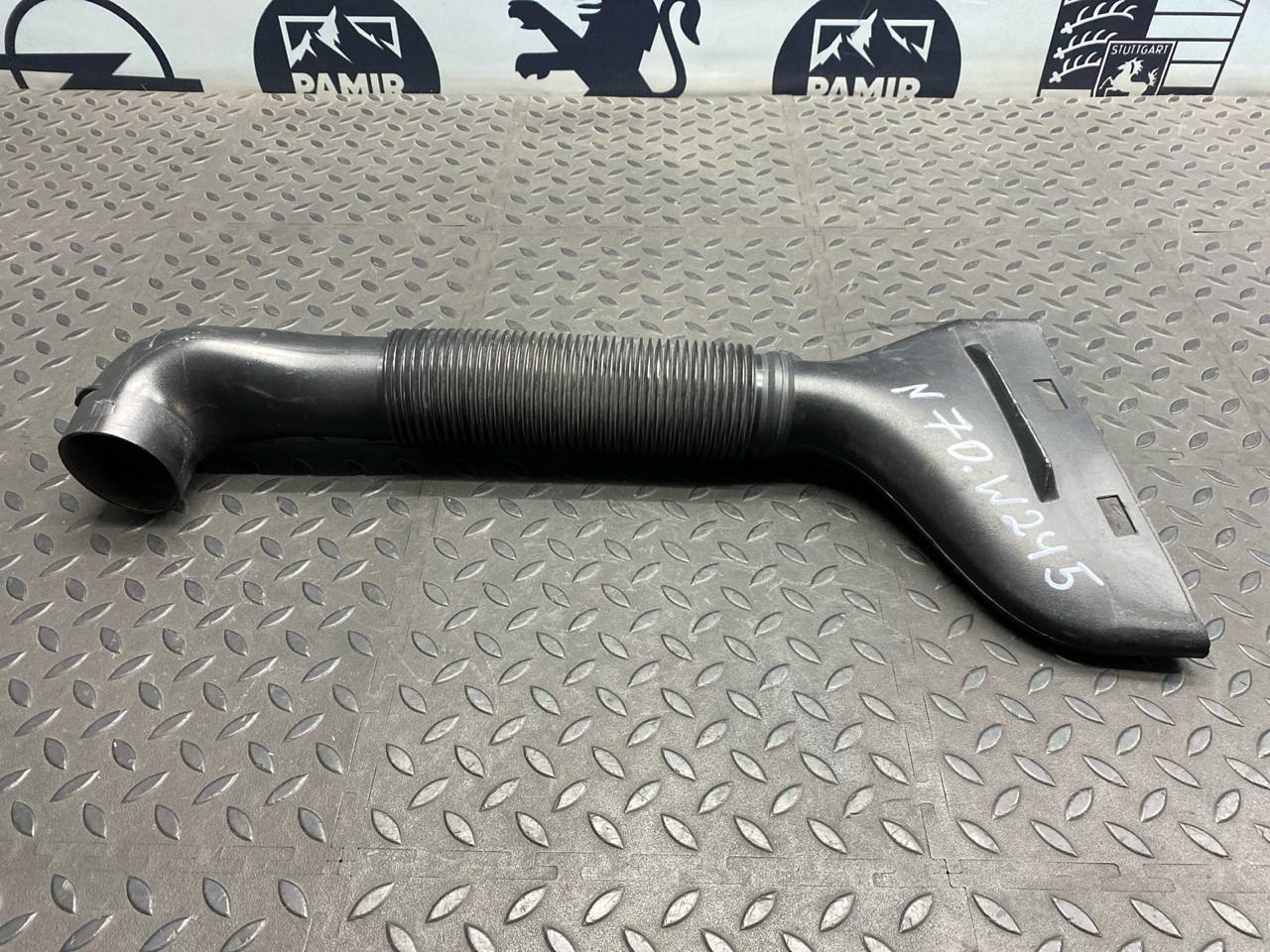 Патрубок воздушного фильтра Mercedes B/W245 2005-2011