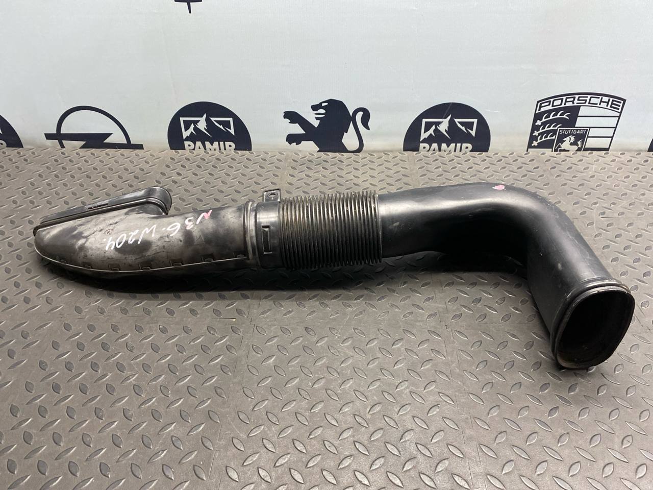 Патрубок воздушного фильтра Mercedes C/W204 2006-2015