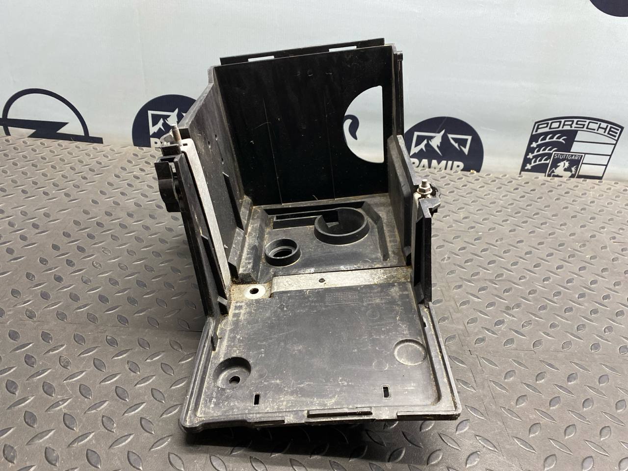 Корпус АКБ Ford Focus/2 2004-2011