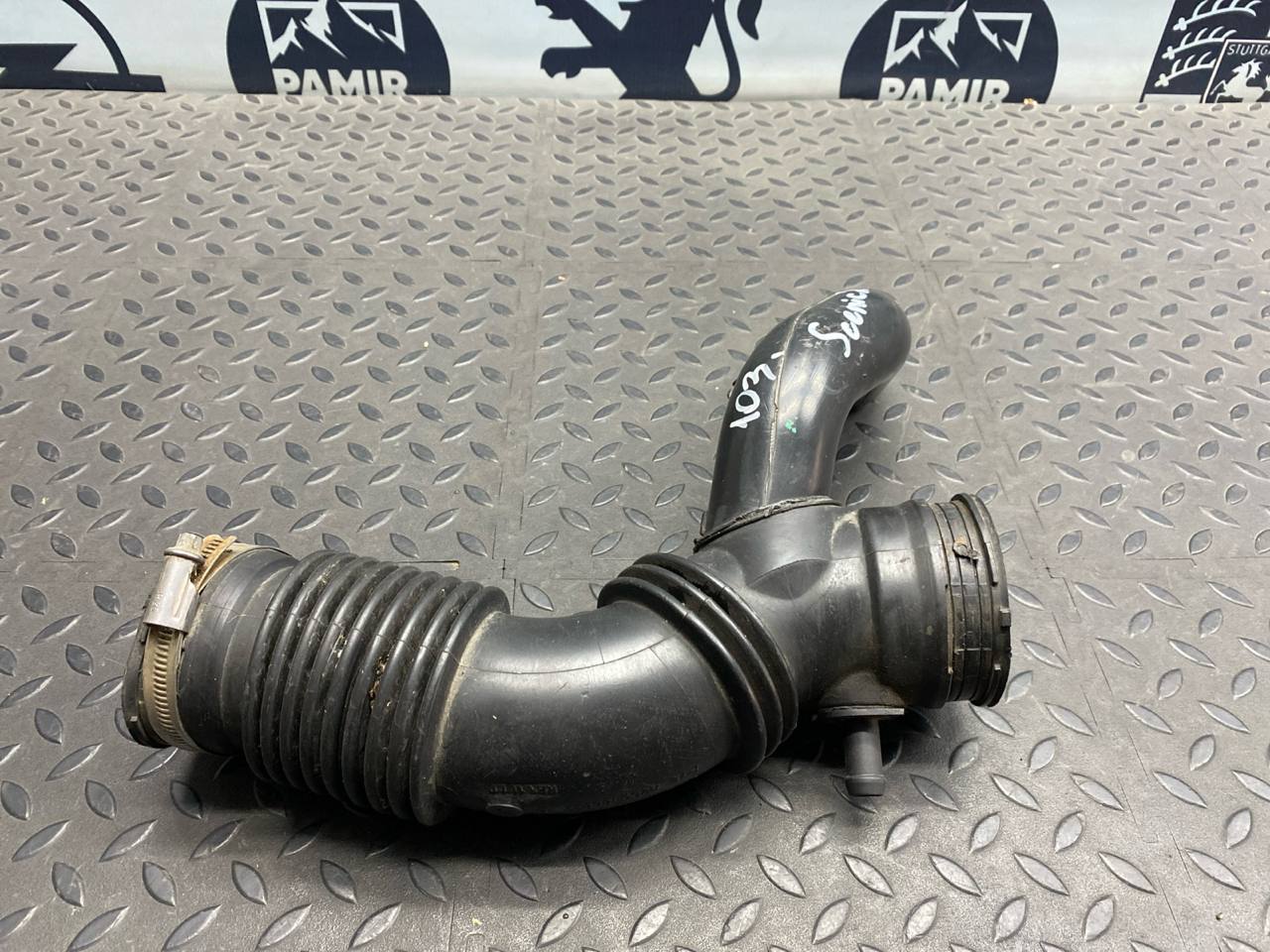 Патрубок воздушного фильтра Renault Scenic/2 2003-2009