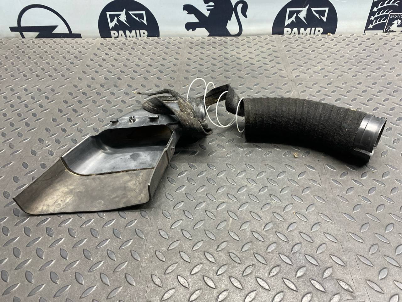 Патрубок воздушного фильтра Renault Scenic/2 2003-2009