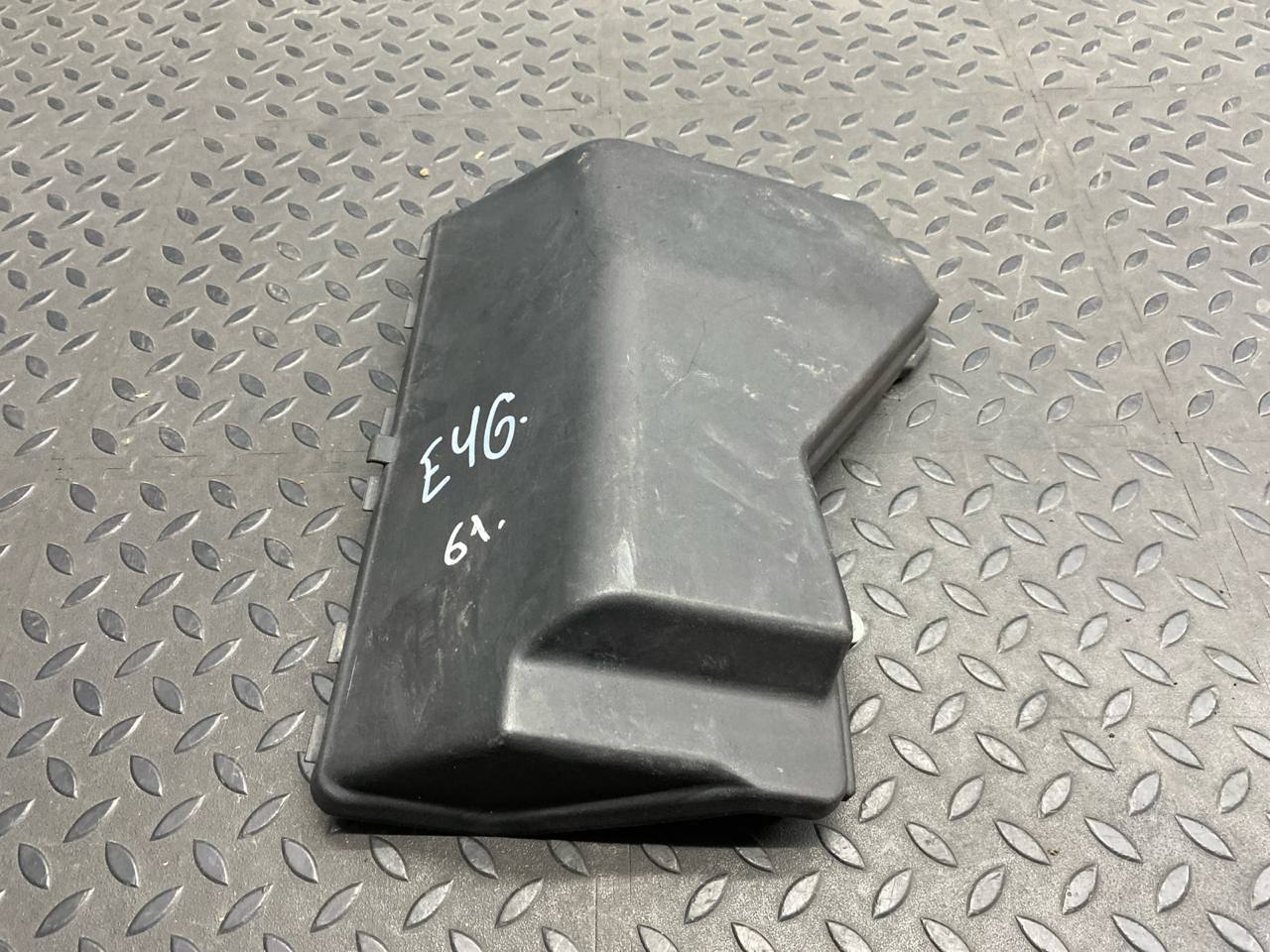 Крышка блока предохранителей BMW 3/E46 1998-2007