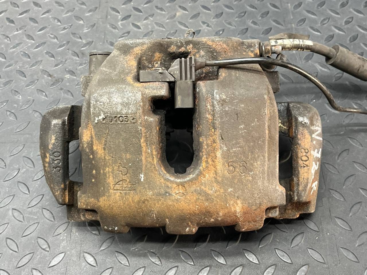 Суппорт передний правый Mercedes M/W164 2005-2011