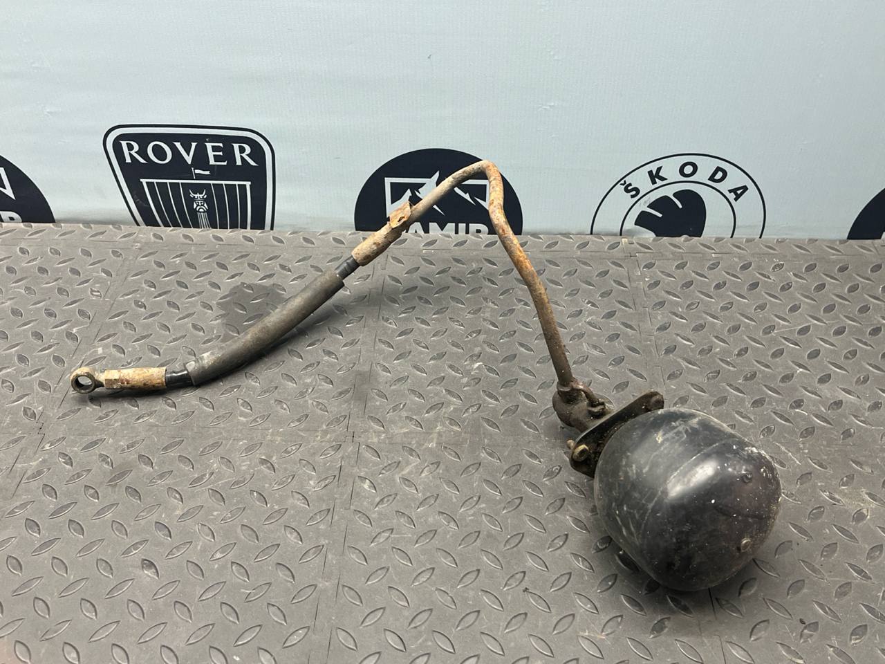 Ресивер подвески задний Mercedes C/W202 1993-2001