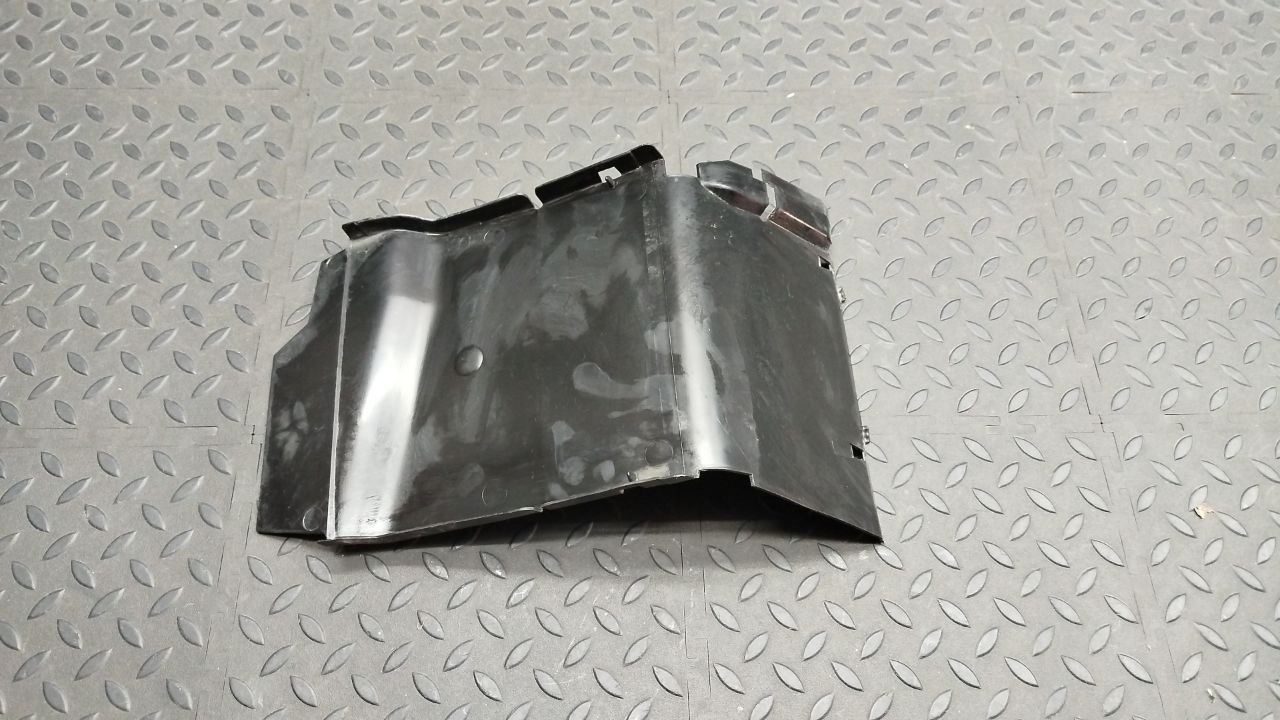 Канал для кабеля Mercedes C/W202 1993-2001