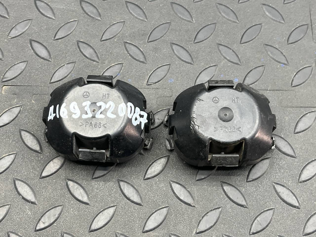 Пыльник гайки амортизатора передний Mercedes B/W245 2005-2011