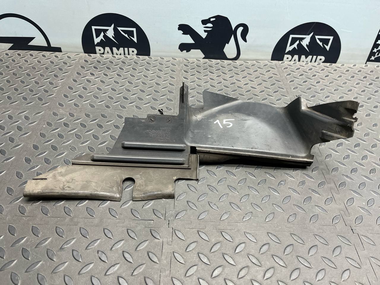 Воздуховод радиатора левый Ford Focus/2 2004-2011