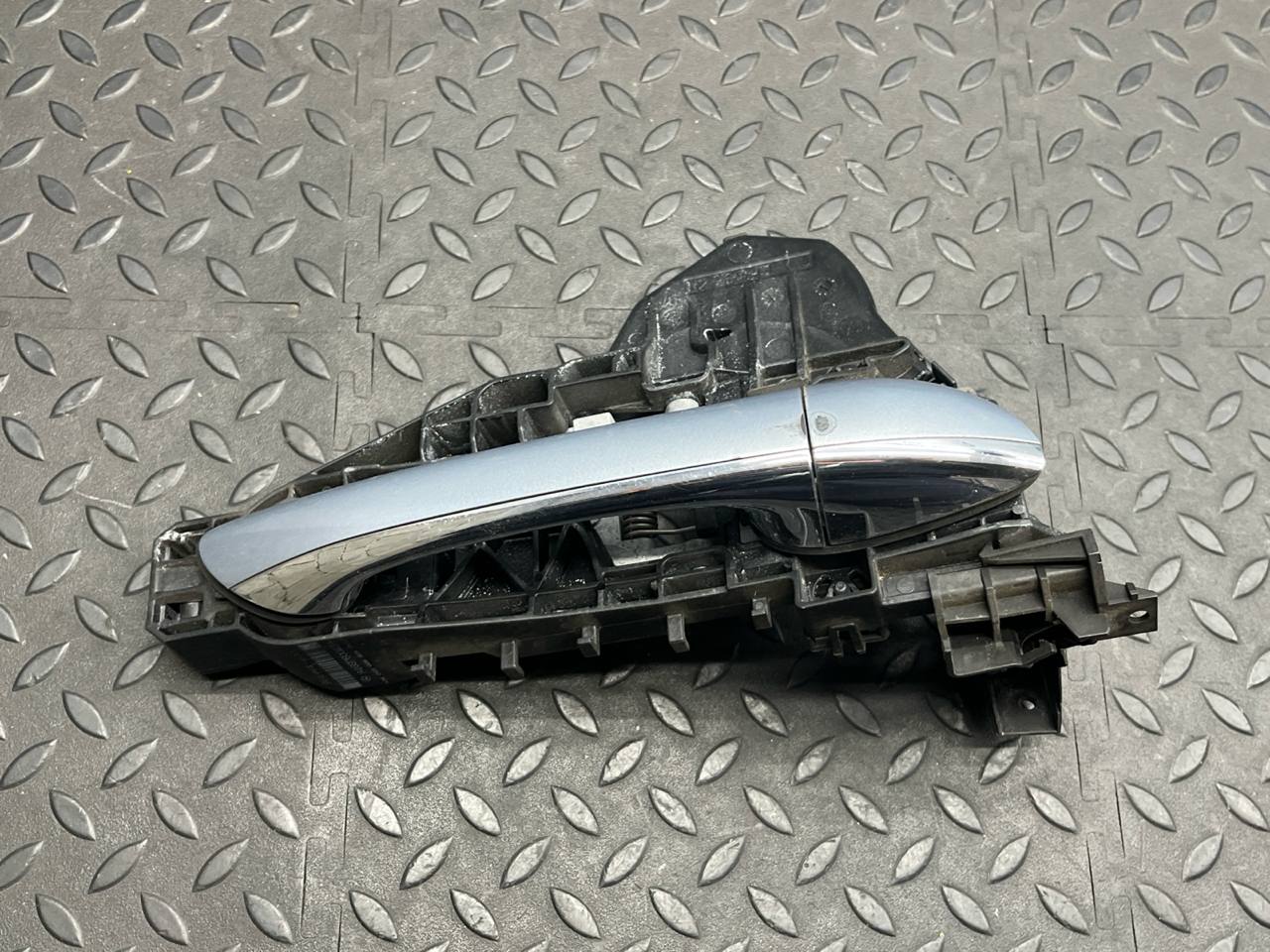 Ручка двери передняя правая Mercedes B/W245 2005-2011