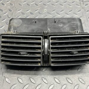 Дефлектор воздушный центральный Peugeot Expert/2 2007-2016