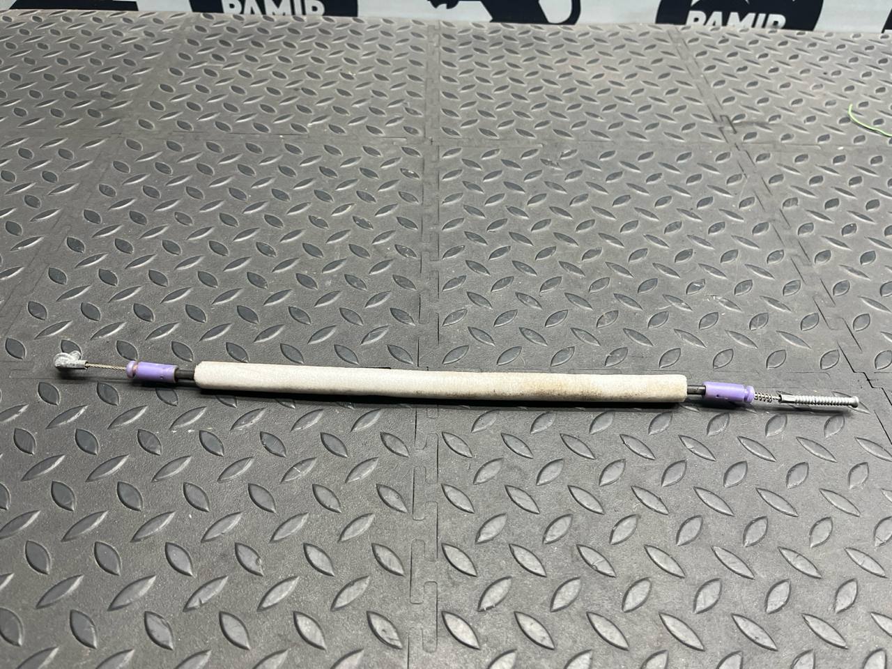 Трос замка двери багажника правый Peugeot Expert/2 2007-2016