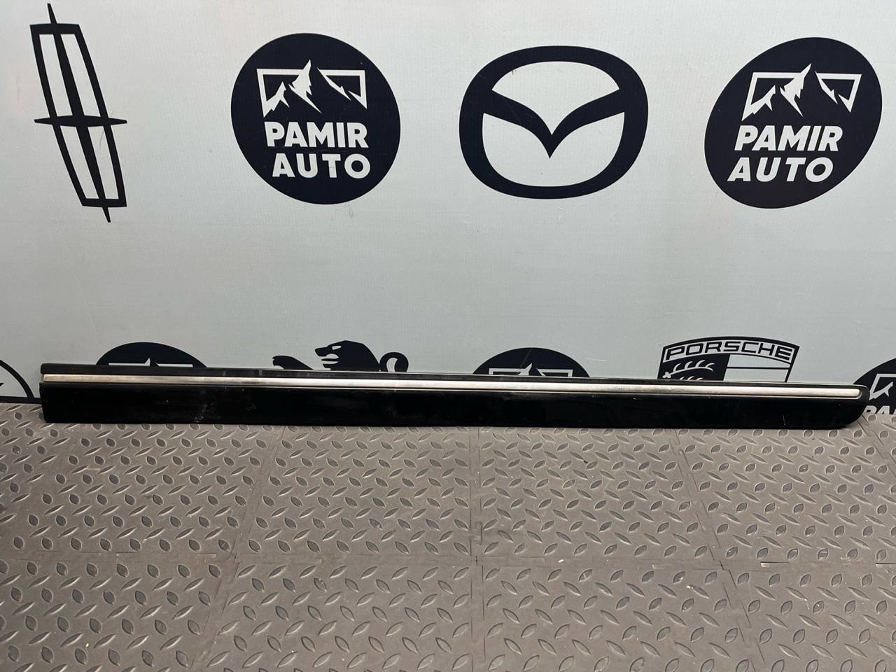 Молдинг двери передний правый Mercedes B/W245 2005-2011