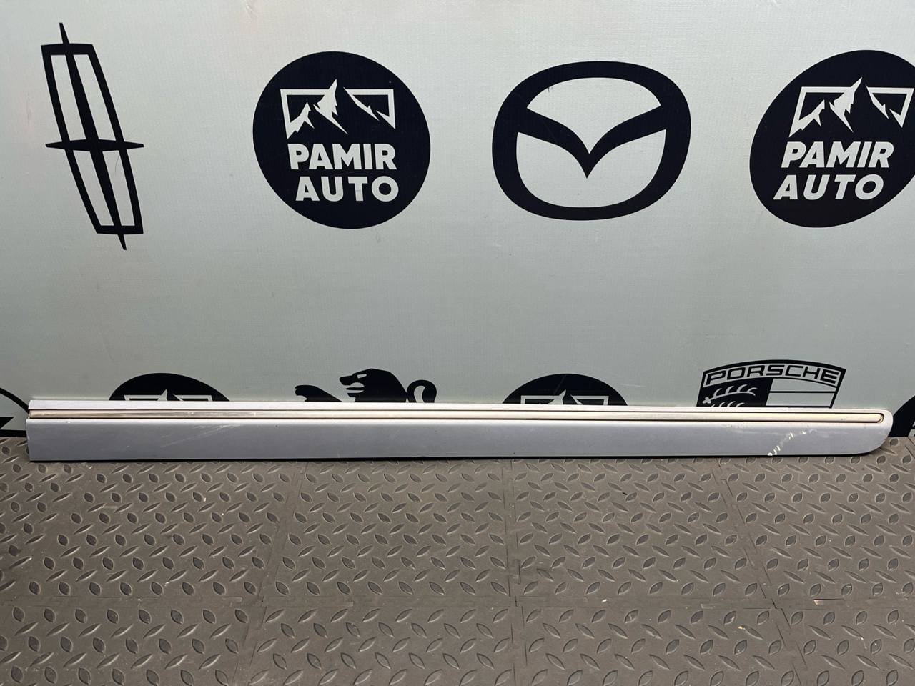 Молдинг двери передний правый Mercedes B/W245 2005-2011