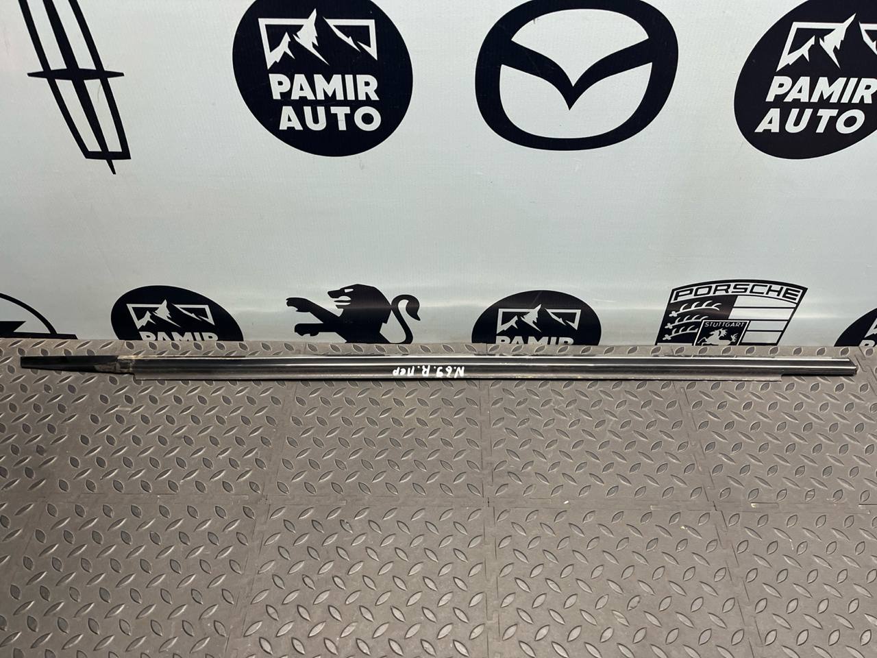 Уплотнитель двери передний правый Mercedes B/W245 2005-2011