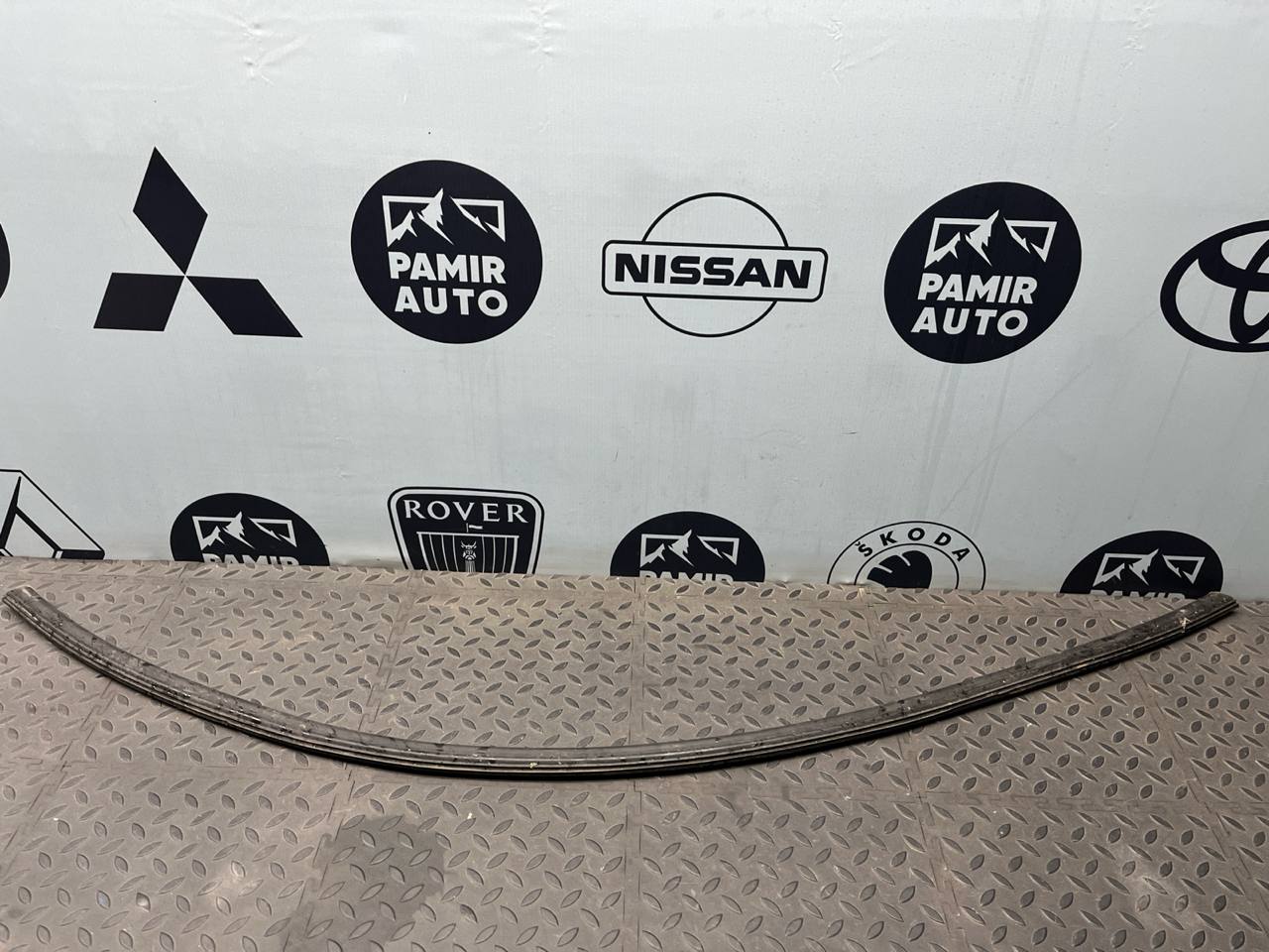 Уплотнитель капота BMW 3/E46 1998-2007